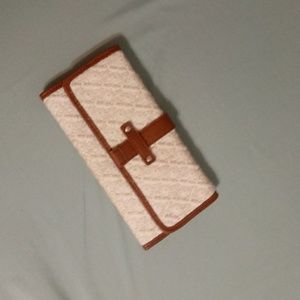 Lace wallet